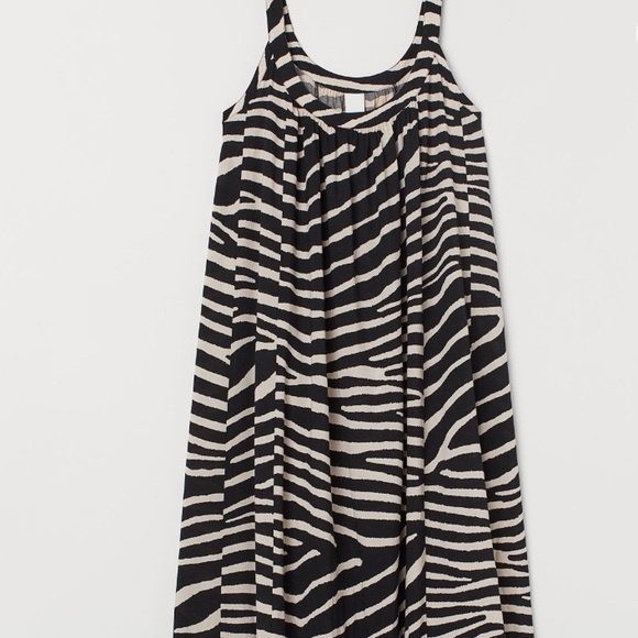 H&M Maxi Dress (Fits Size: XS-M)- Like New - Picture 13 of 13